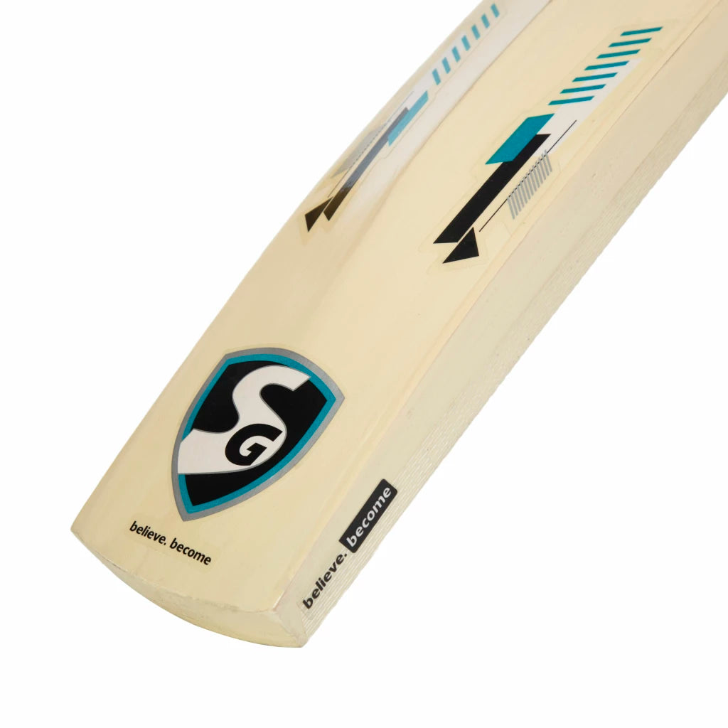 SG RSD Xtreme® Traditionally Shaped English Willow grade 6 Cricket Bat (Leather Ball)