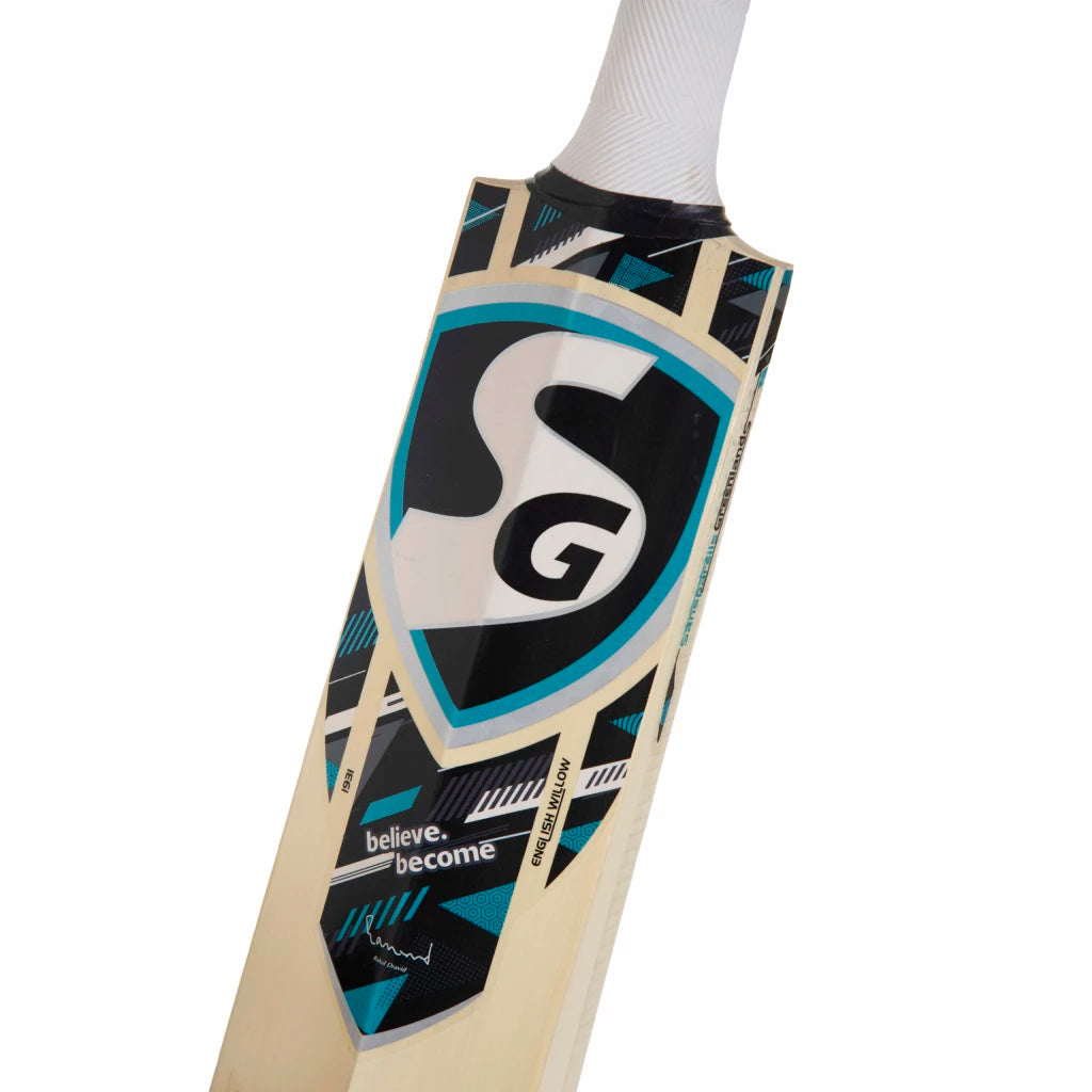 SG RSD Xtreme® Traditionally Shaped English Willow grade 6 Cricket Bat (Leather Ball)